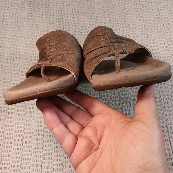 Taos women's 'Gift 2' sparkly ruched leather thongs flip flops sz 12 - Picture 7 of 13